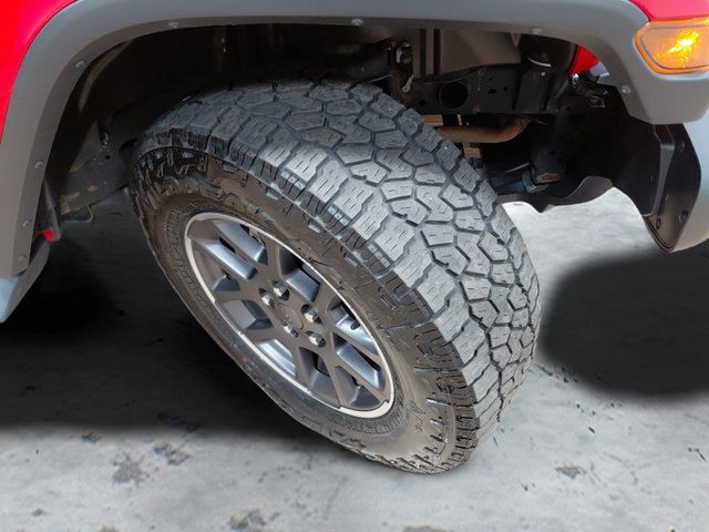 Used 2020 Jeep Gladiator Overland w/ Dual Top Group AWD/4WD image 10