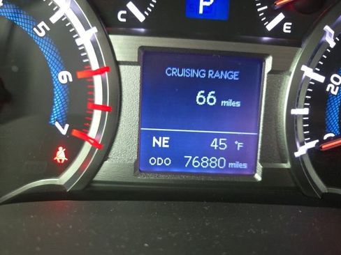 Used 2017 Toyota 4Runner SR5 image 7