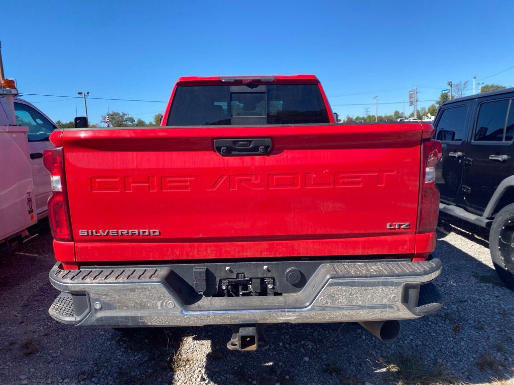 Used 2024 Chevrolet Silverado 3500 LTZ w/ LTZ Premium Package AWD/4WD image 3