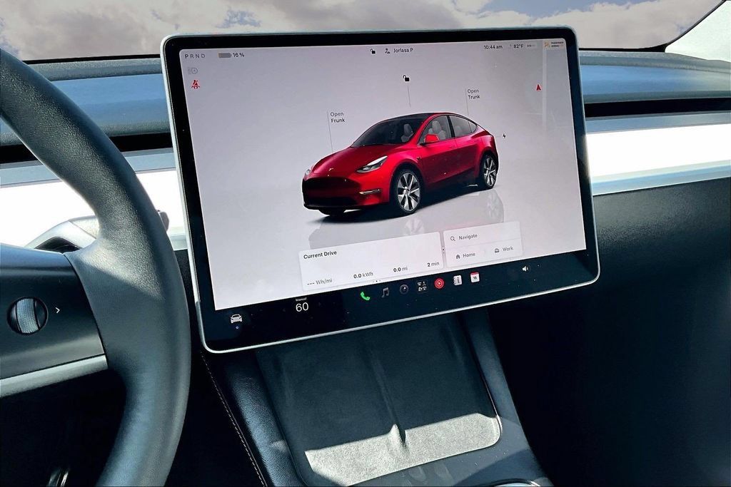Used 2024 Tesla Model Y Long Range AWD/4WD image 9