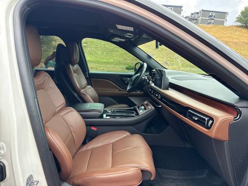 Certified 2023 Lincoln Aviator Reserve w/ Equipment Group 201A AWD/4WD image 31