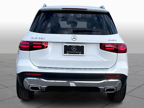 New 2026 Mercedes-Benz GLB 250 4MATIC image 4