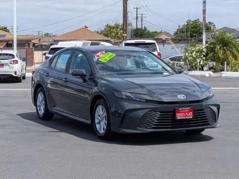 Used 2025 Toyota Camry LE w/ Convenience Package FWD image 3