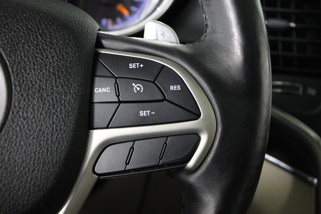 Used 2017 Jeep Grand Cherokee Limited w/ Luxury Group II RWD image 26