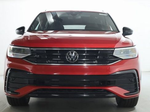Used 2024 Volkswagen Tiguan SE R-Line image 5