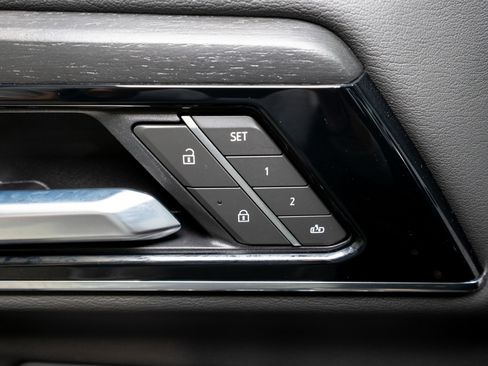 Used 2025 GMC Yukon Denali image 13