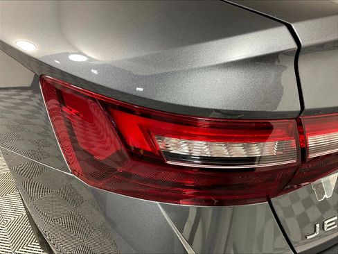 Used 2023 Volkswagen Jetta SE FWD image 22