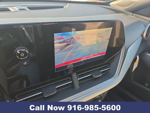 New 2026 Chevrolet Trax RS w/ Sunroof Package image 8