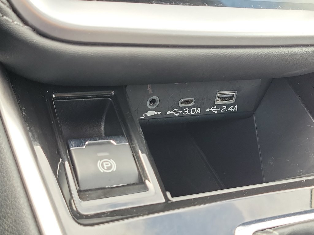 Used 2025 Subaru Outback Premium AWD/4WD image 17