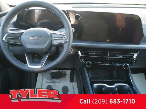 New 2026 Chevrolet Traverse LT w/ Midnight/Sport Edition AWD/4WD image 42