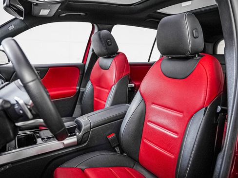 Certified 2022 Mercedes-Benz GLB 35 AMG 4MATIC image 12