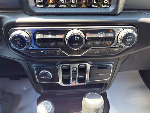 Used 2023 Jeep Wrangler Unlimited w/ Sun & Screen Package AWD/4WD image 19