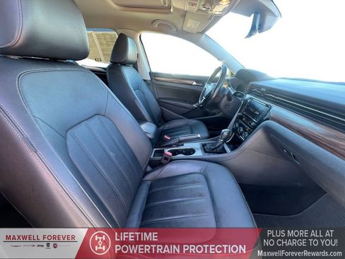 Used 2020 Volkswagen Passat 2.0T SEL image 24
