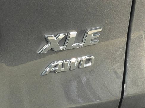 Used 2025 Toyota RAV4 XLE AWD/4WD image 41