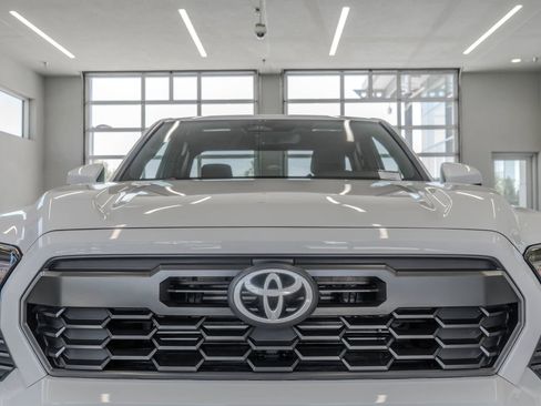 Used 2025 Toyota Tacoma PreRunner RWD image 21