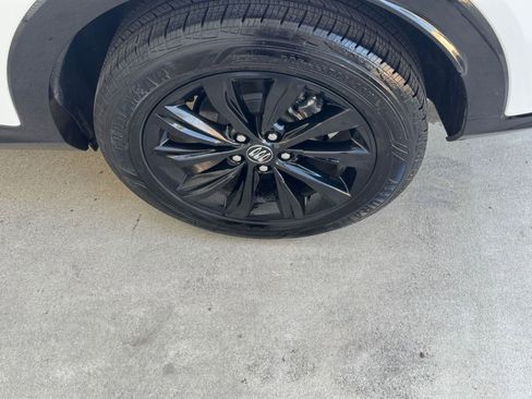 Used 2025 Buick Envista Sport Touring image 29