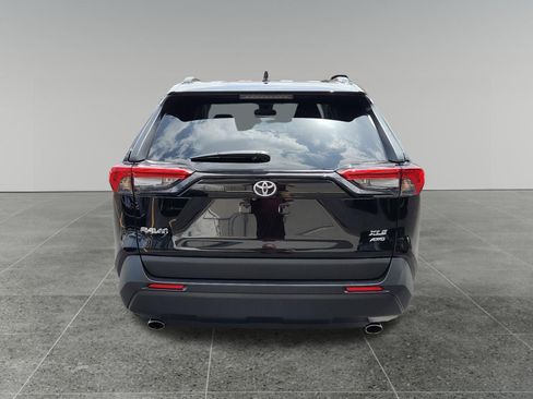 Used 2025 Toyota RAV4 XLE AWD/4WD image 6