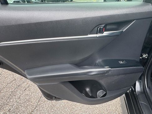 Used 2020 Toyota Camry SE image 22