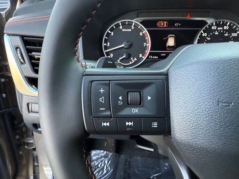 Used 2026 Nissan Rogue SV image 31