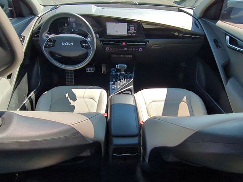 Used 2023 Kia Niro EX Touring image 28