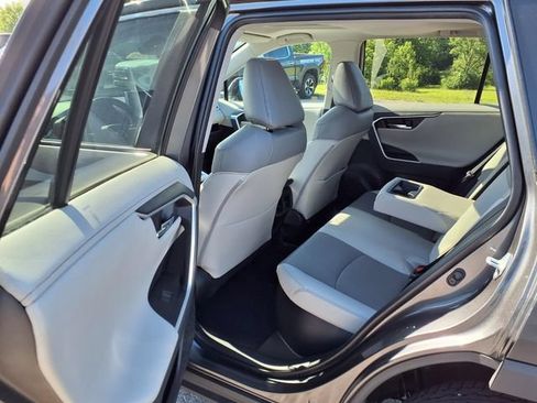 Used 2022 Toyota RAV4 Limited AWD/4WD image 78