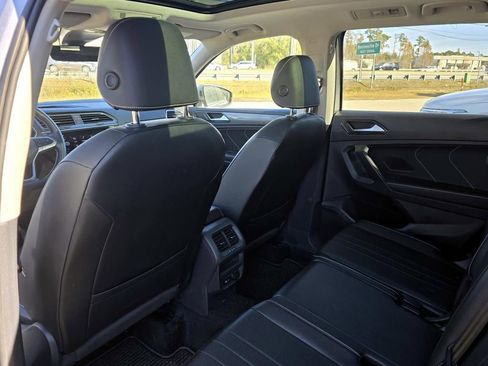 Certified 2022 Volkswagen Tiguan SE image 21