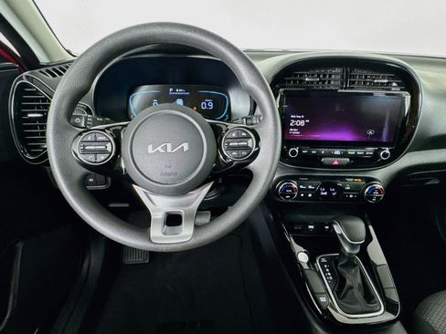 Used 2025 Kia Soul S FWD image 10