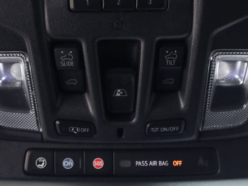 Used 2022 GMC Sierra 2500 AT4 w/ AT4 Premium Plus Package AWD/4WD image 34