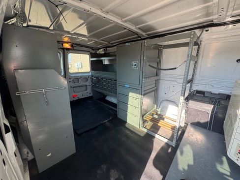 Used 2011 Ford E-250 and Econoline 250 w/ PWR Group image 9