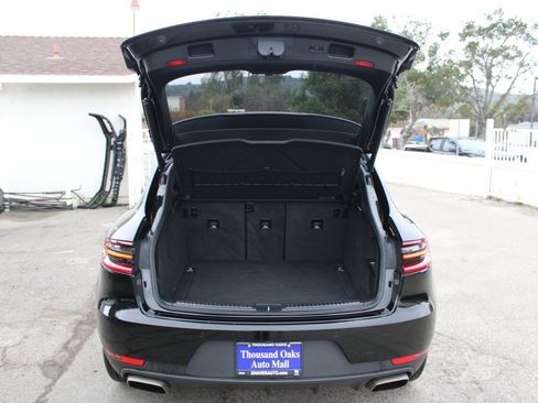Used 2018 Porsche Macan image 30