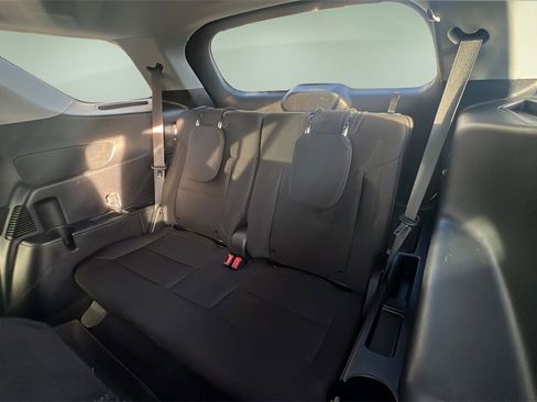 Used 2022 Ford Explorer XLT image 23