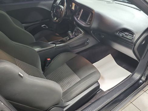Used 2019 Dodge Challenger GT w/ Driver Convenience Group image 11