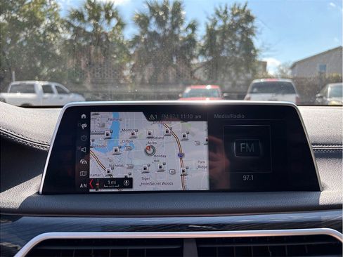 Used 2018 BMW 750i image 34