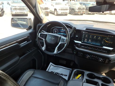 Used 2022 Chevrolet Silverado 1500 RST w/ Z71 Off-Road Package AWD/4WD image 14