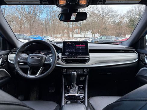 Used 2025 Jeep Compass Limited image 34