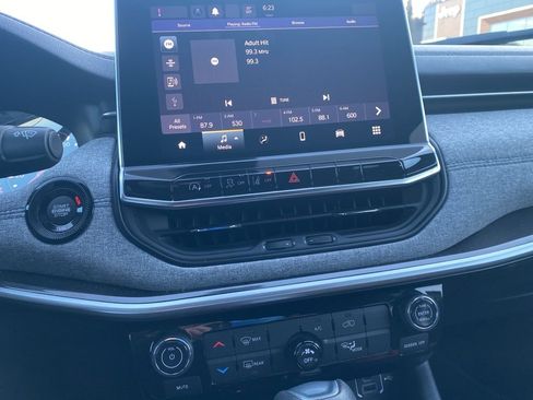 Certified 2023 Jeep Compass Sport image 31