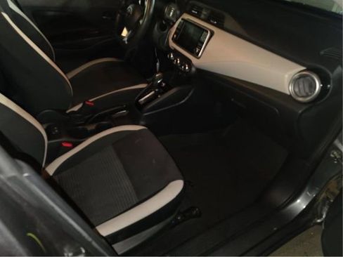 Used 2021 Nissan Versa SV FWD image 4