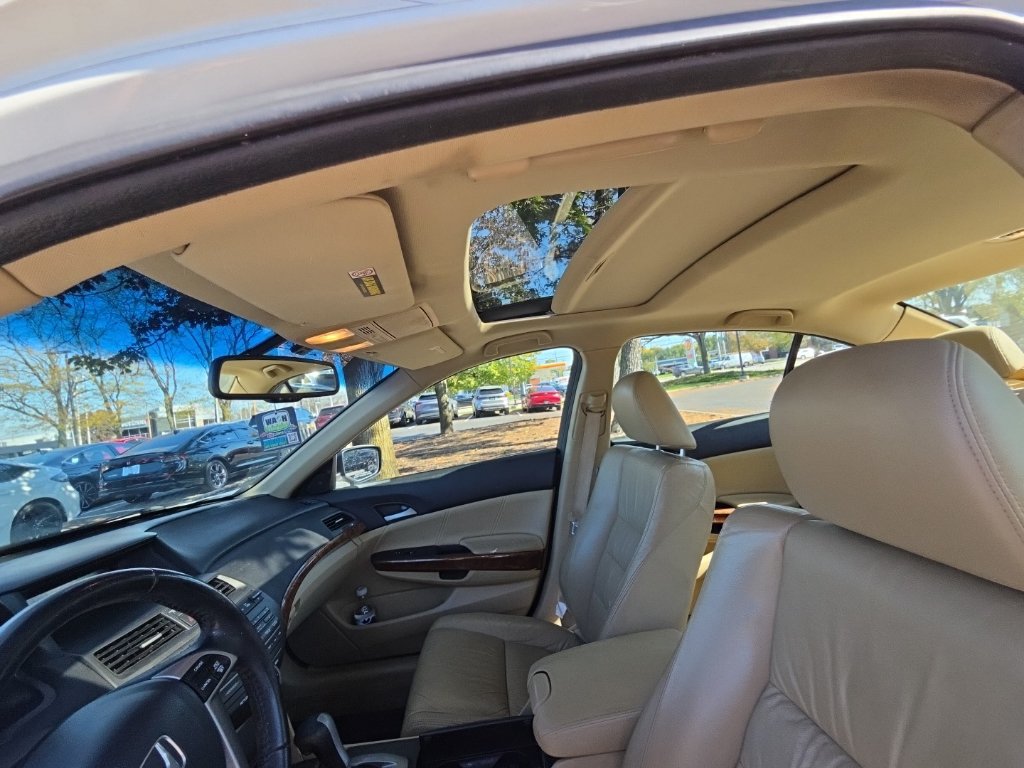 Used 2011 Honda Accord EX-L image 9