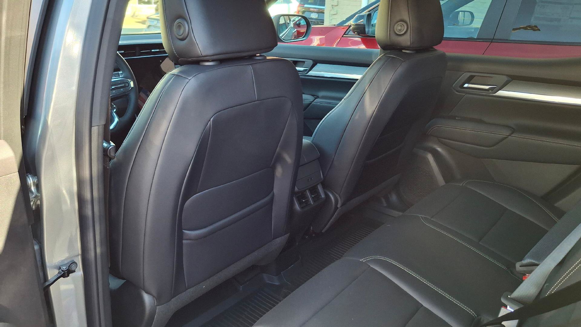 New 2027 GMC Terrain Elevation w/ Elevation Premium Package AWD/4WD image 8
