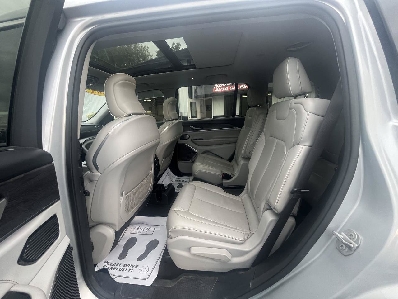 Used 2021 Jeep Grand Cherokee L Overland w/ Advanced Protech Group III AWD/4WD image 18