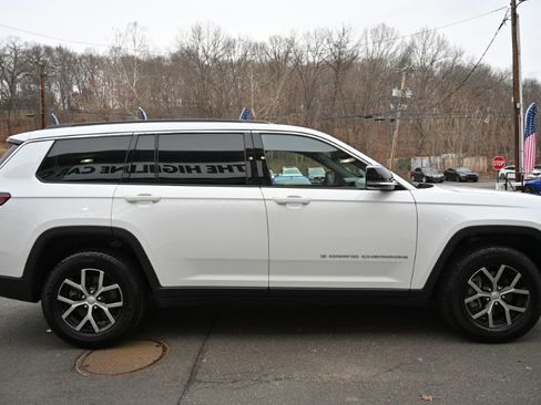 Used 2024 Jeep Grand Cherokee L Limited w/ Luxury Tech Group II image 8