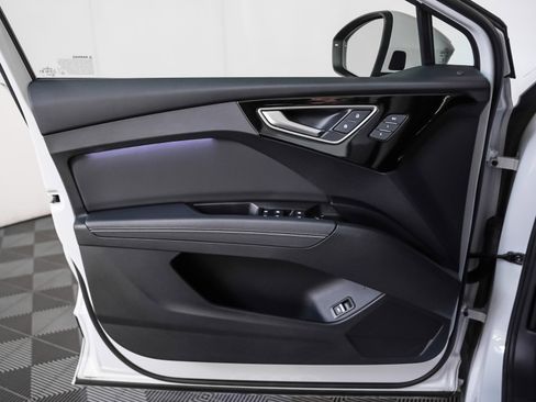 Used 2024 Audi Q4 e-tron Premium Plus w/ Premium Plus image 23