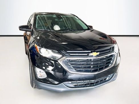 Used 2020 Chevrolet Equinox LT w/ Driver Convenience Package FWD image 3