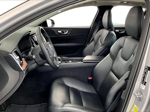 Used 2024 Volvo S60 B5 Plus AWD/4WD image 32