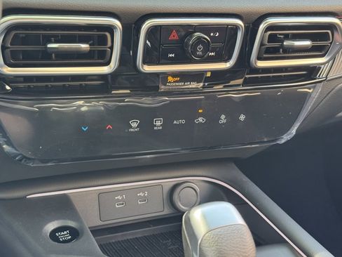 New 2026 Nissan Sentra SR w/ Floor Mat Package FWD image 16