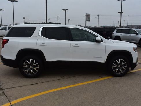 Used 2022 GMC Acadia SLE image 4