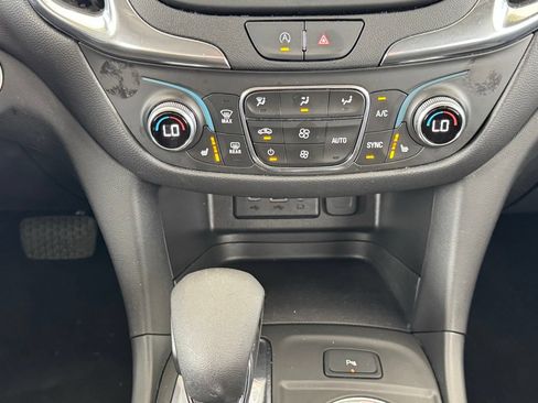 Used 2024 Chevrolet Equinox LT FWD image 31