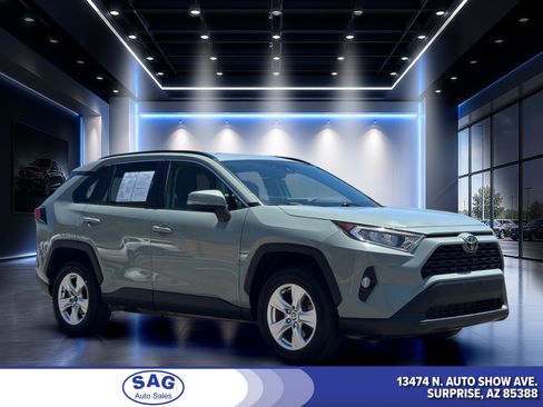 Used 2021 Toyota RAV4 XLE w/ XLE Grade Weather Package AWD/4WD image 1