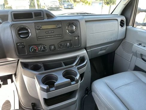 Used 2019 Ford E-350 and Econoline 350 Super Duty w/ Power Windows & Locks Group image 25