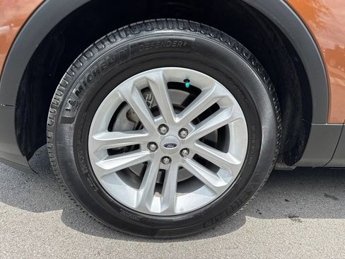 Used 2017 Ford Explorer XLT w/ Equipment Group 202A FWD image 33